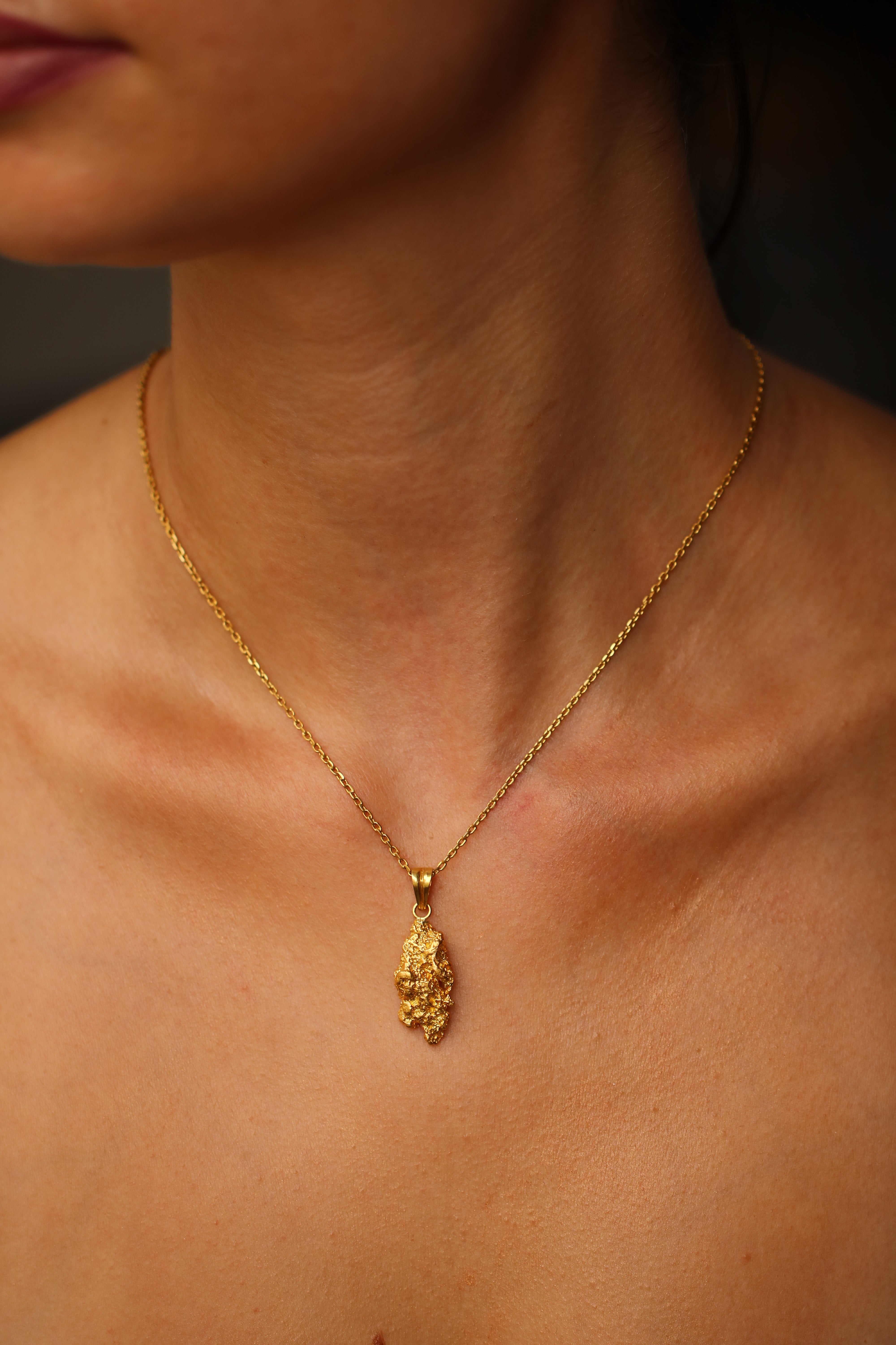 Trace Pendant With Fine Chain 04