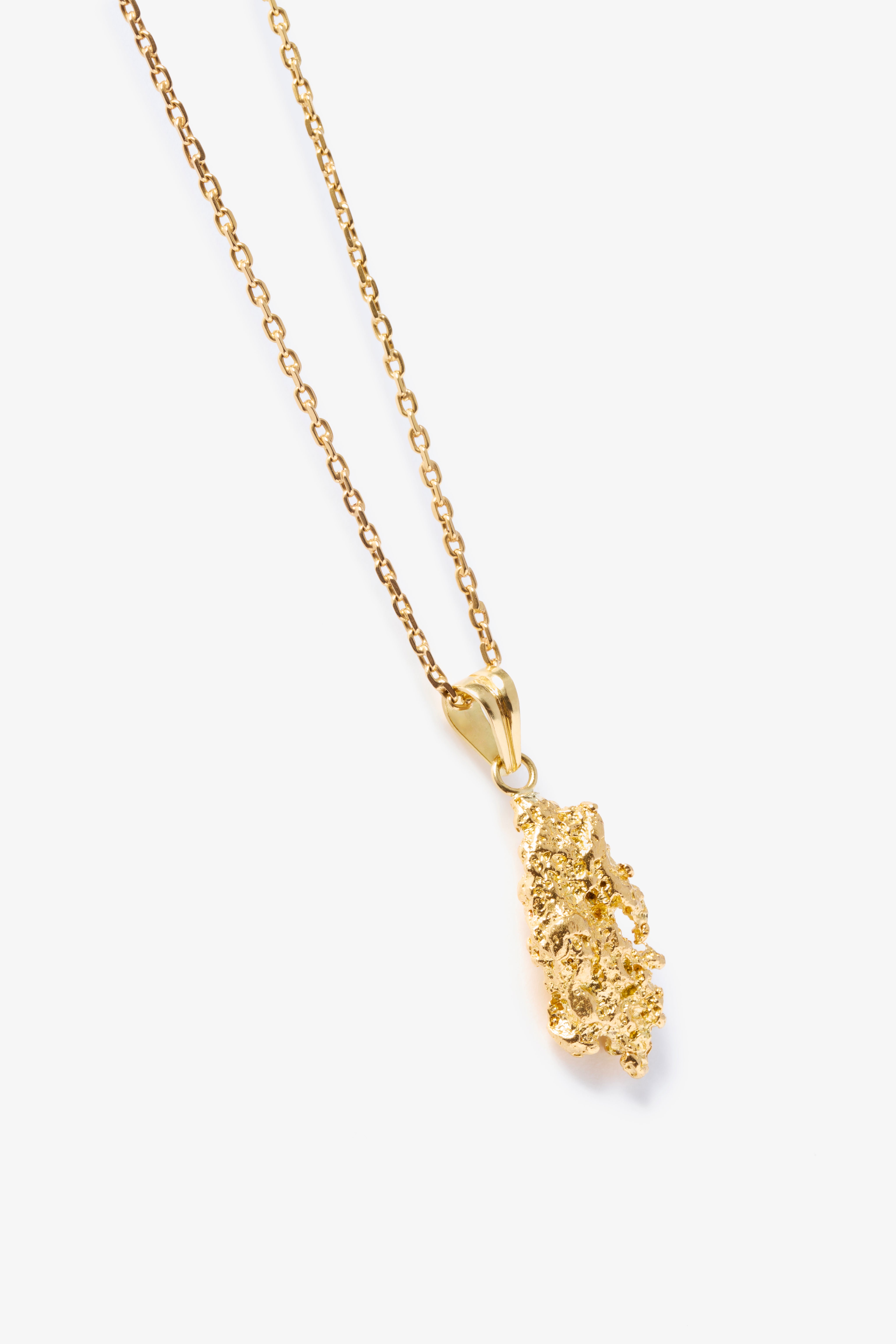 Trace Pendant With Fine Chain 04