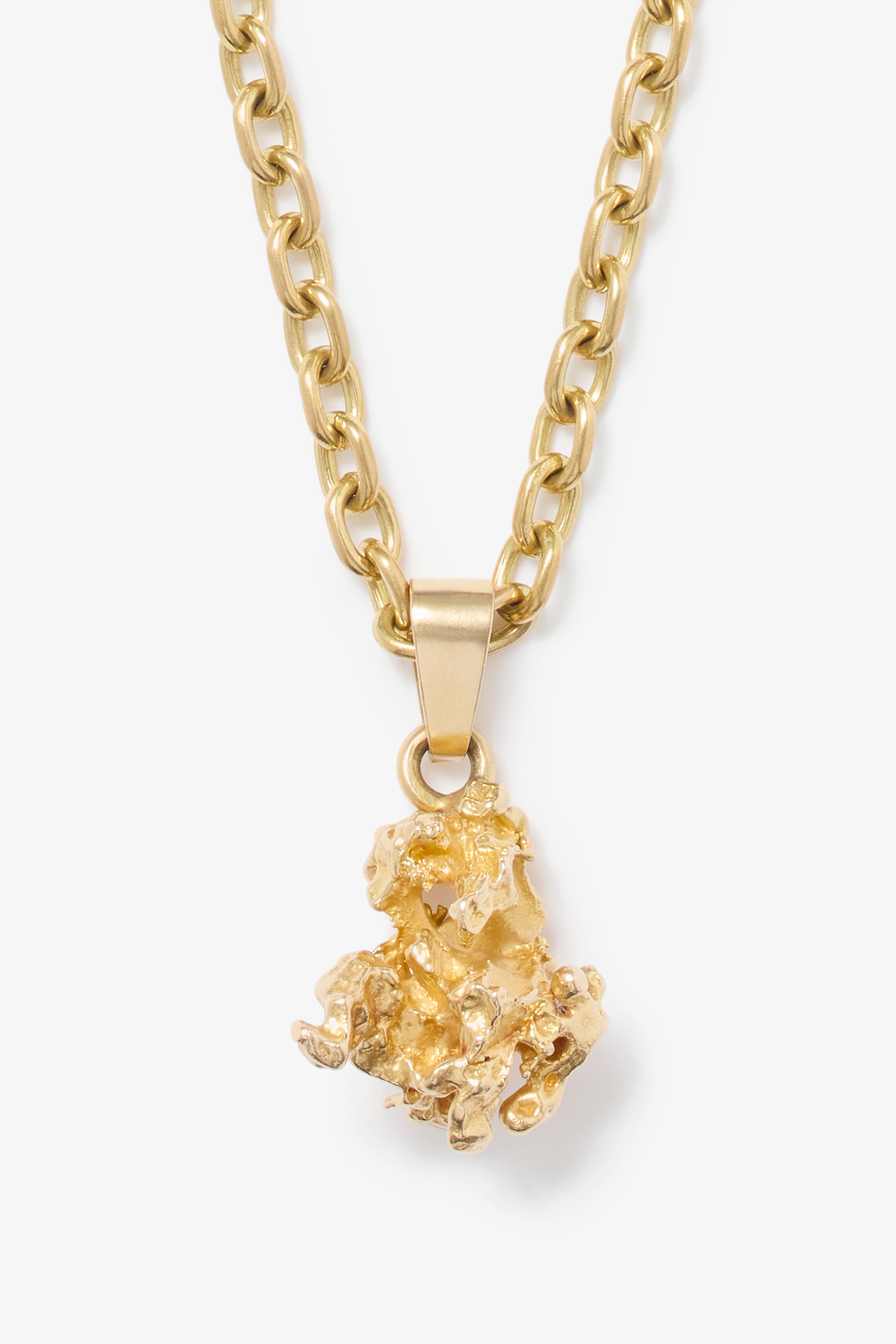 Trace Pendant With Bold Chain