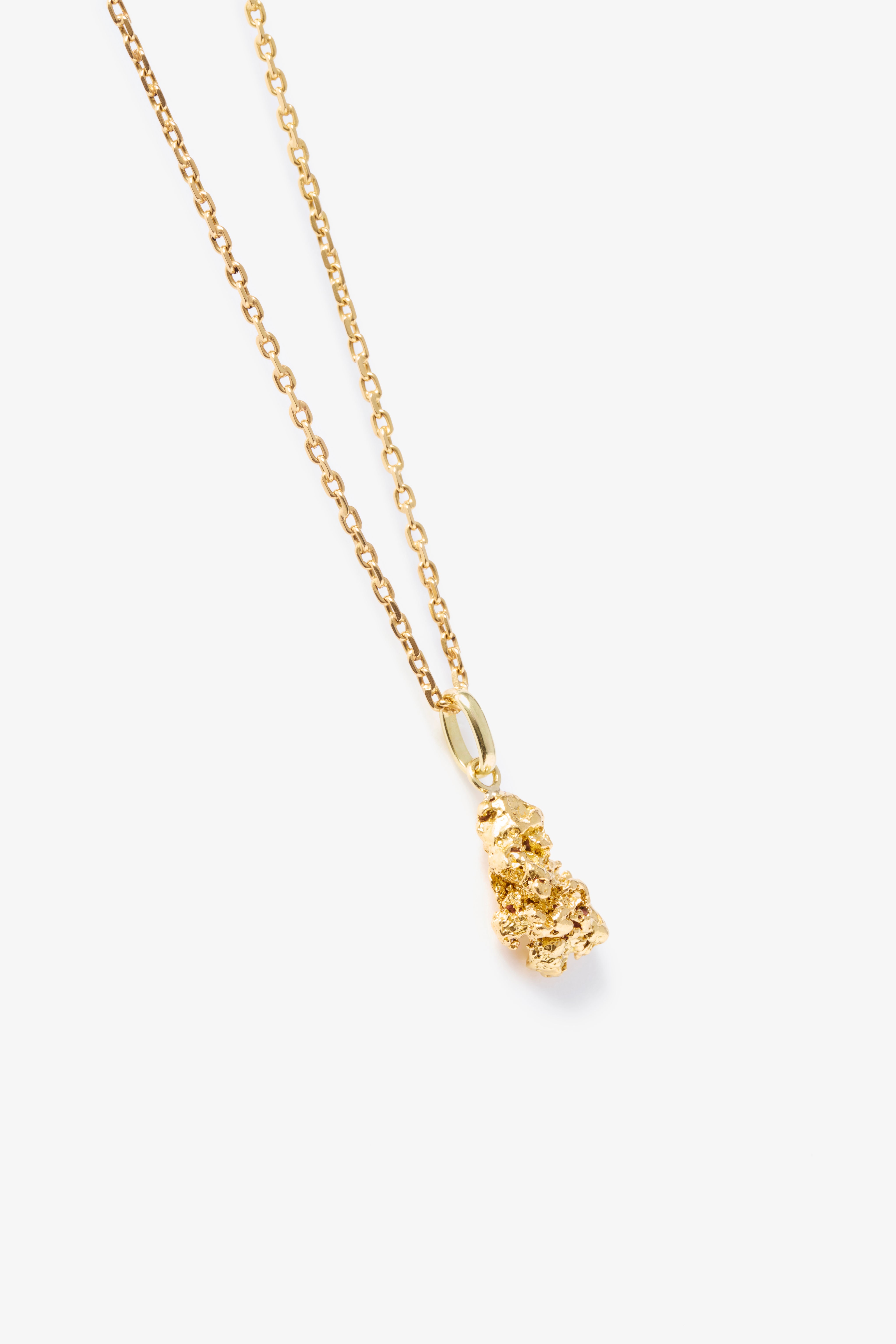 Trace Pendant With Fine Chain 03