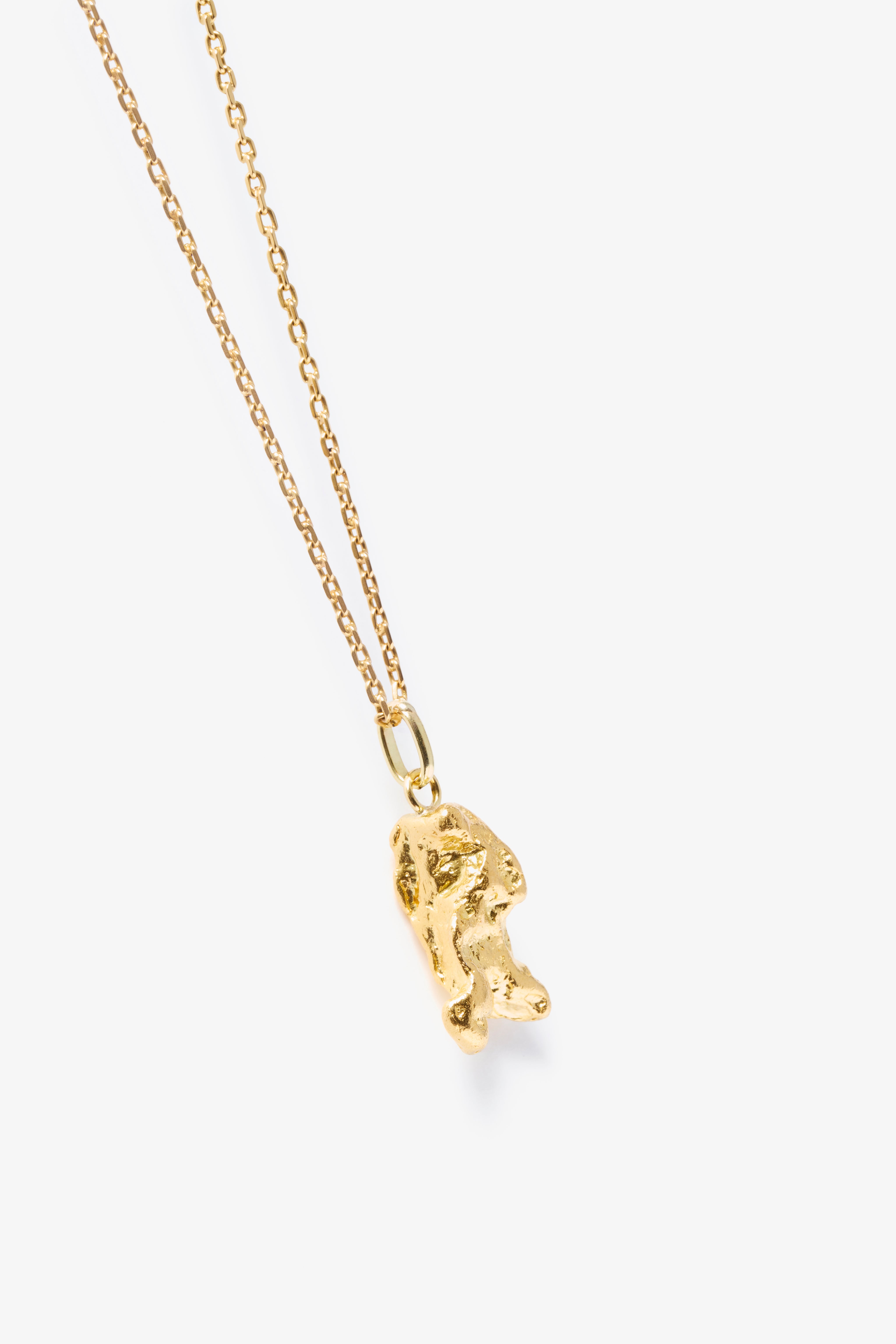 Trace Pendant With Fine Chain 05